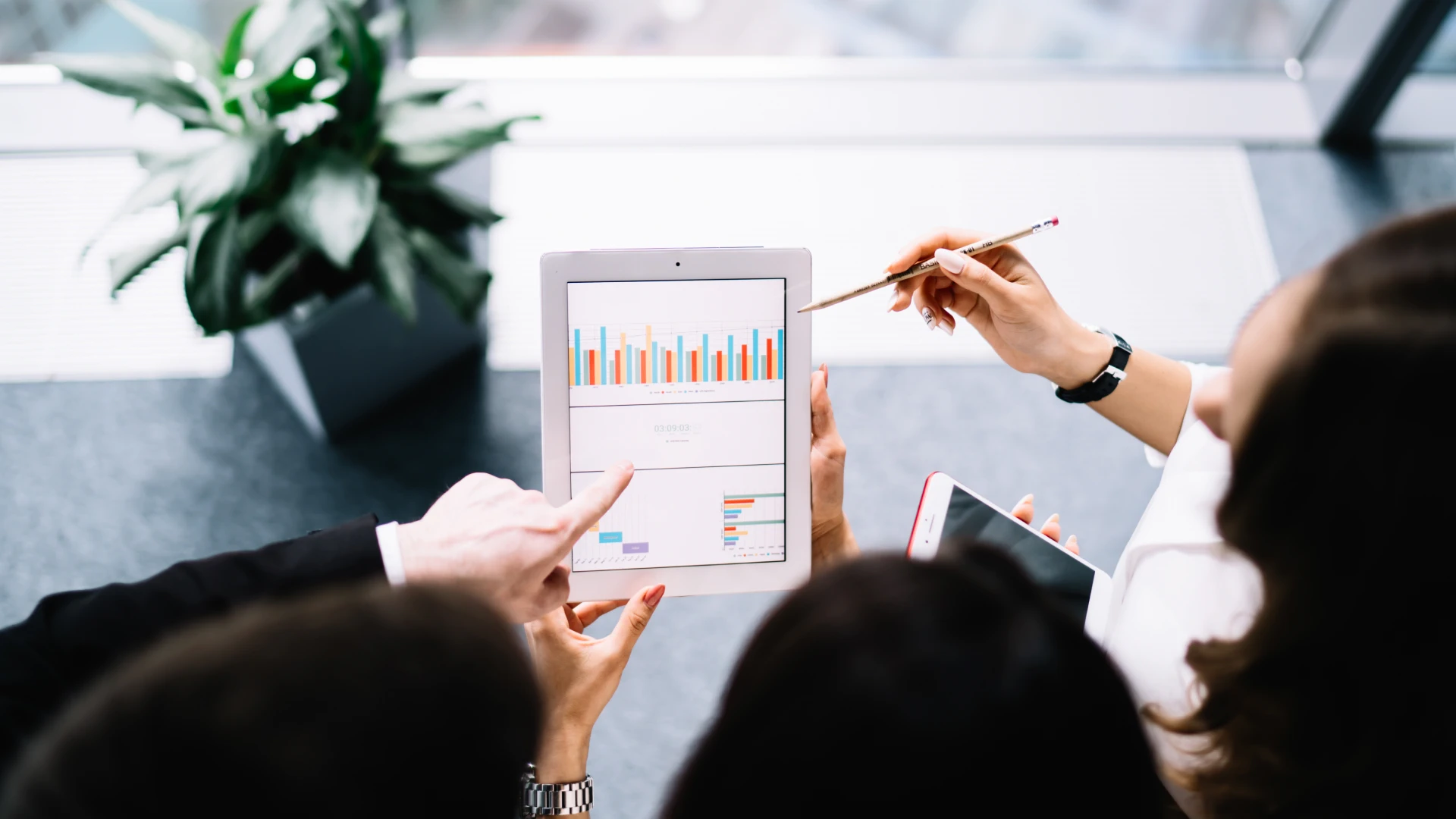 digital marketing guide for startups hero image